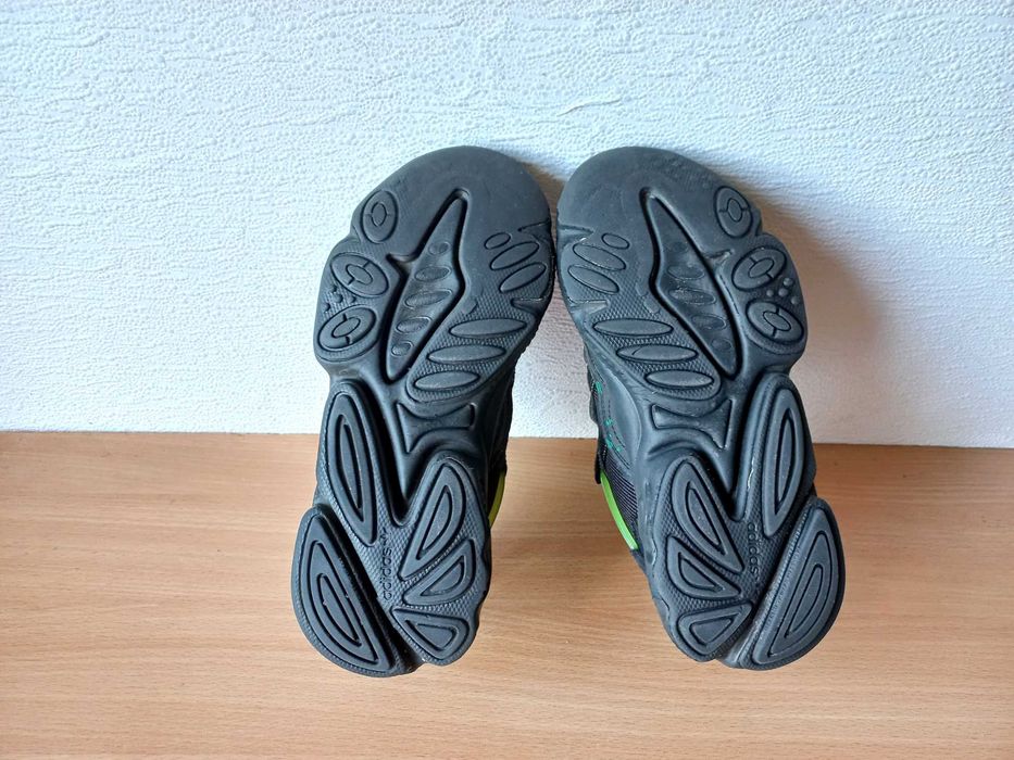 Класні кросівки Adidas ozweego 35,5 р. устілка 22,5 см.