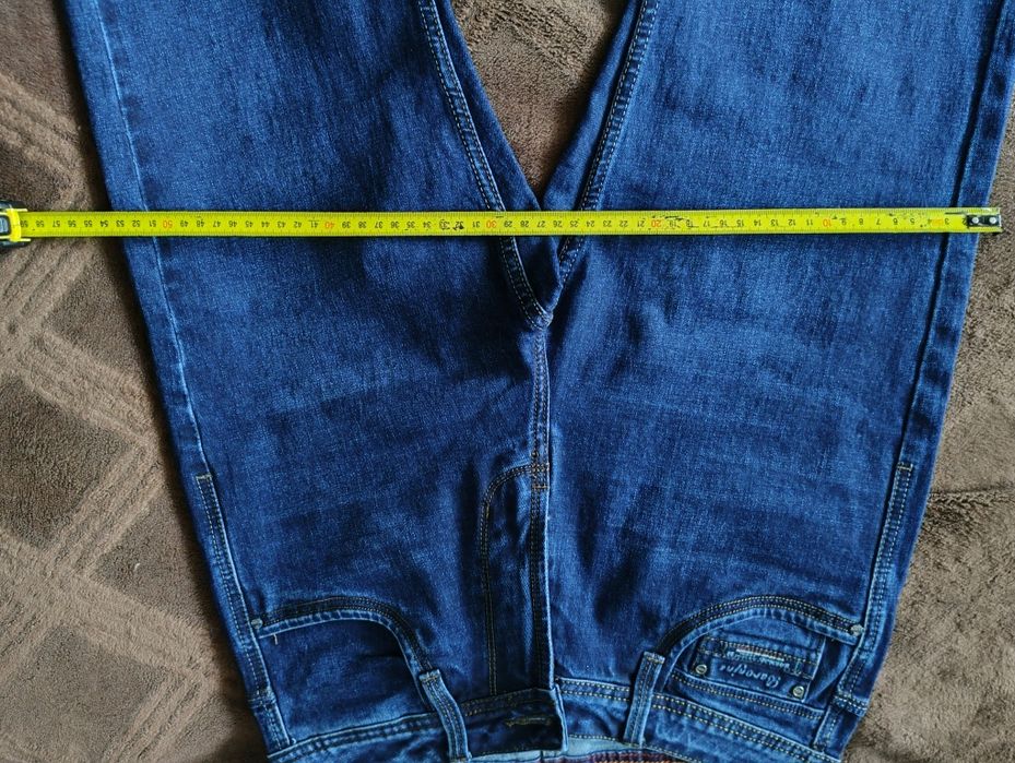 Джинси на високого чоловіка