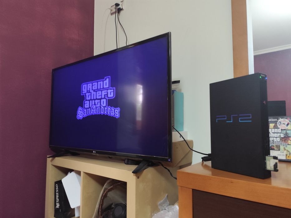 Pack Consola Sony PlayStation 2 (PS2) Fat + 2 Jogos + Memory Card + Cabos