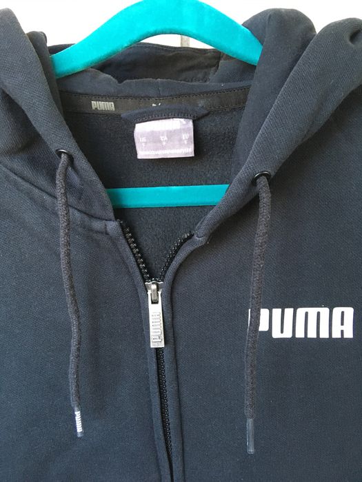 Толстовка Puma чорна із принтом на спині