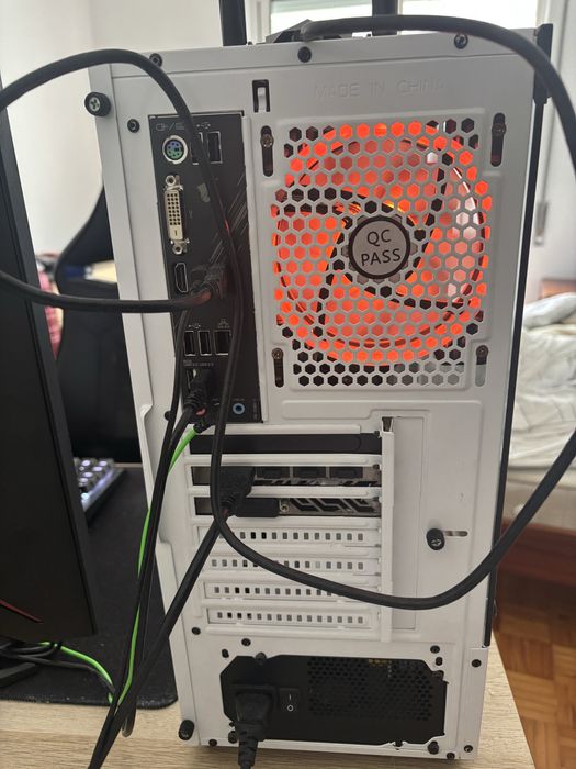 PC Gaming AMD Ryzen 5 2600x + RX 580 + 16GB RAM + HDD 1 TB + SSD 256GB