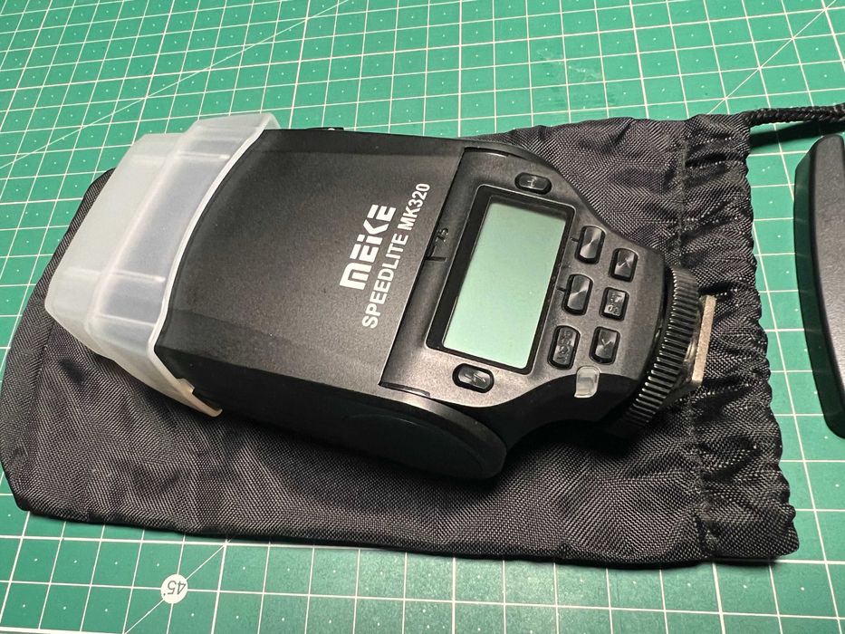 Flash Meike MK320 para Nikon