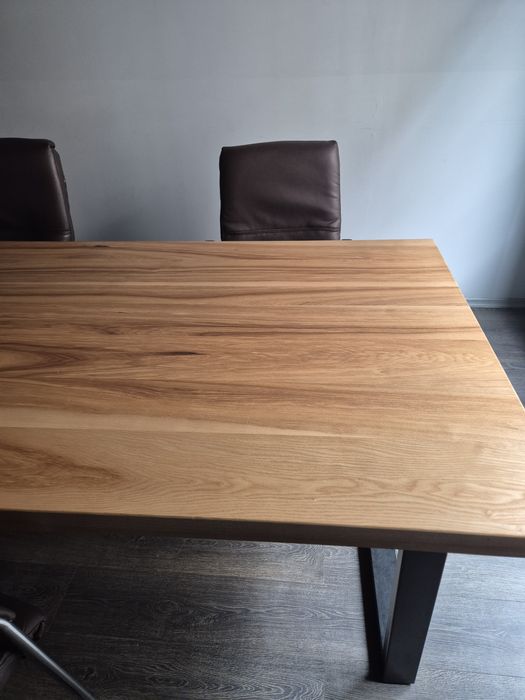 Стіл переговірний