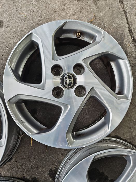 Aufelgi 15 4x100 Toyota Yaris III Yaris II IQ 4x100 ET39 TPMS