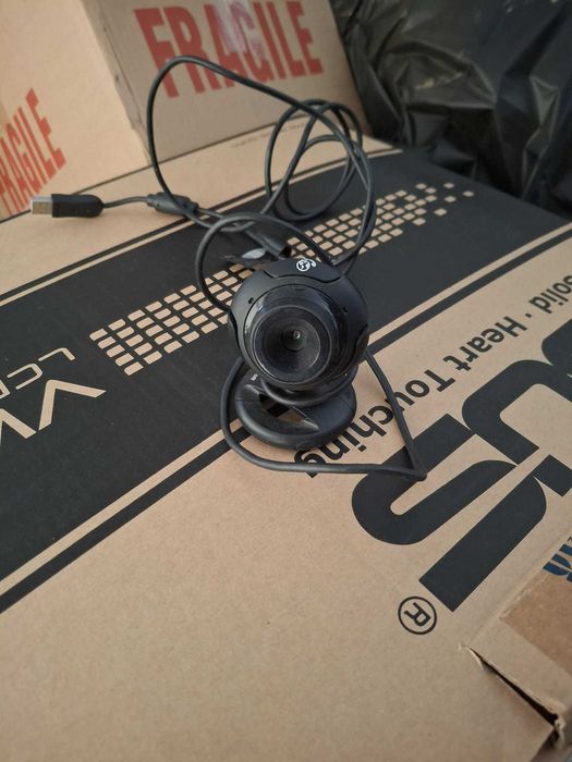 Monitor ASUS VW192 LCD + Caixa Original + teclado + câmara Creative64750493262722122