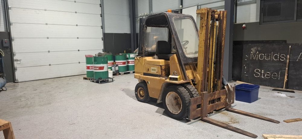 Empilhador Catrapilar V40