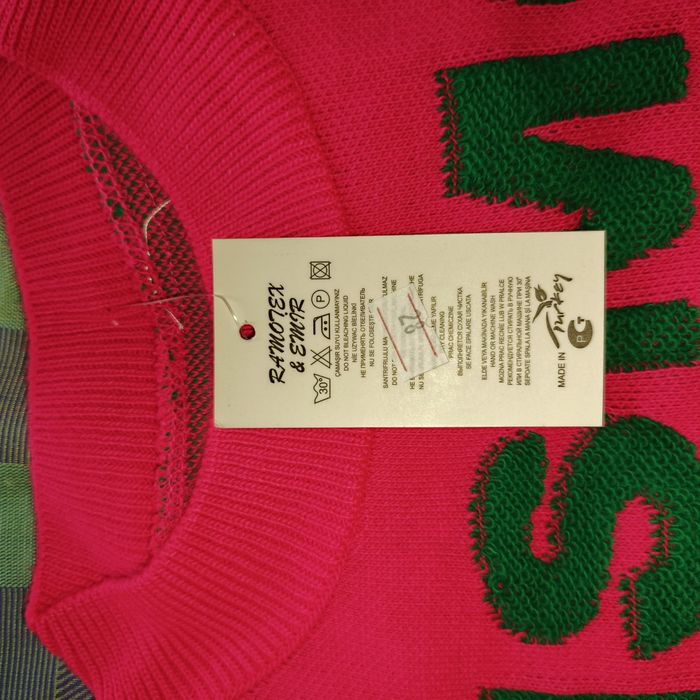 Свитер женский .