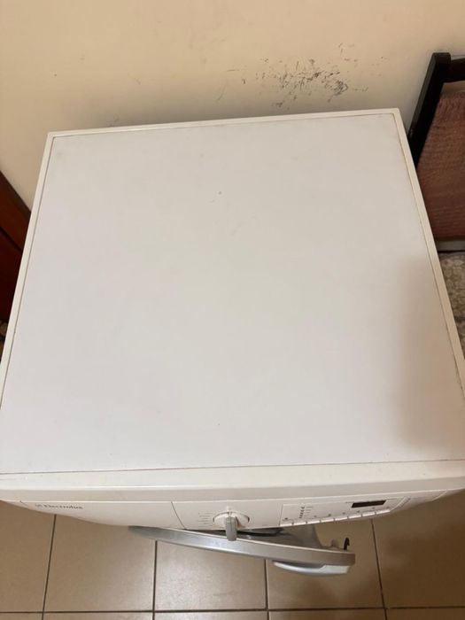 Продам стиральную машину Electrolux