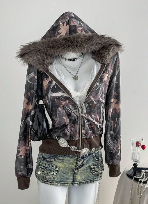 Женская укороченая кофта с мехом