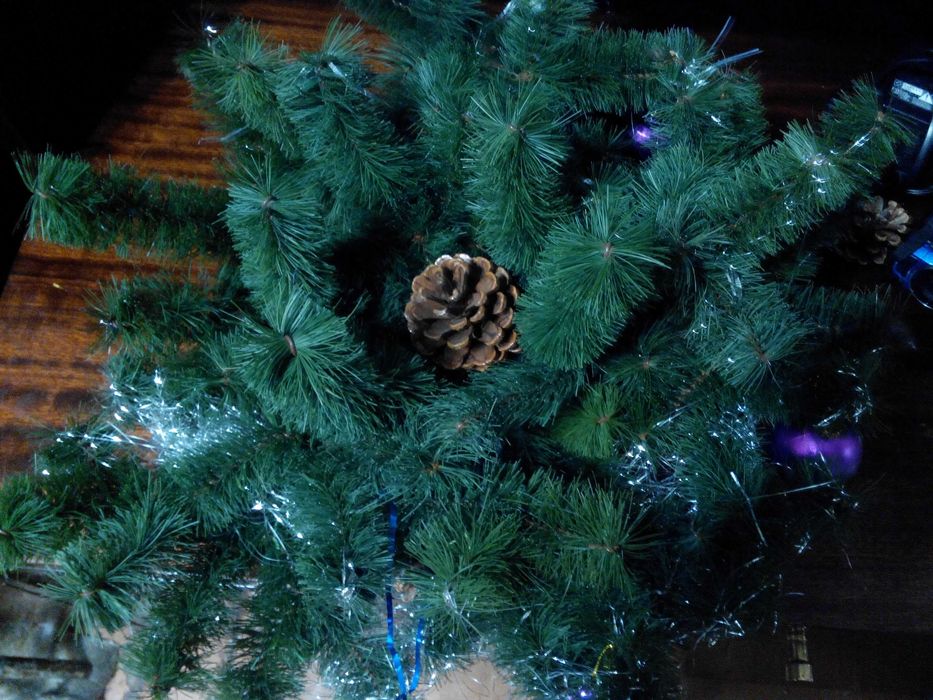 игрушки на Новый Год - елочки канзаши и с серебристыми веточками