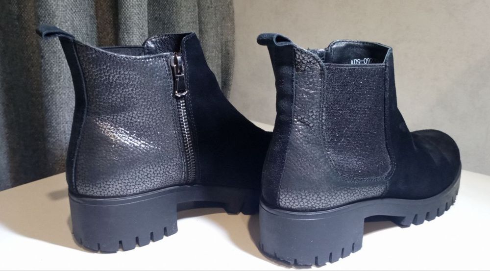 Продам ботинки зимние и деми 36,37 размера