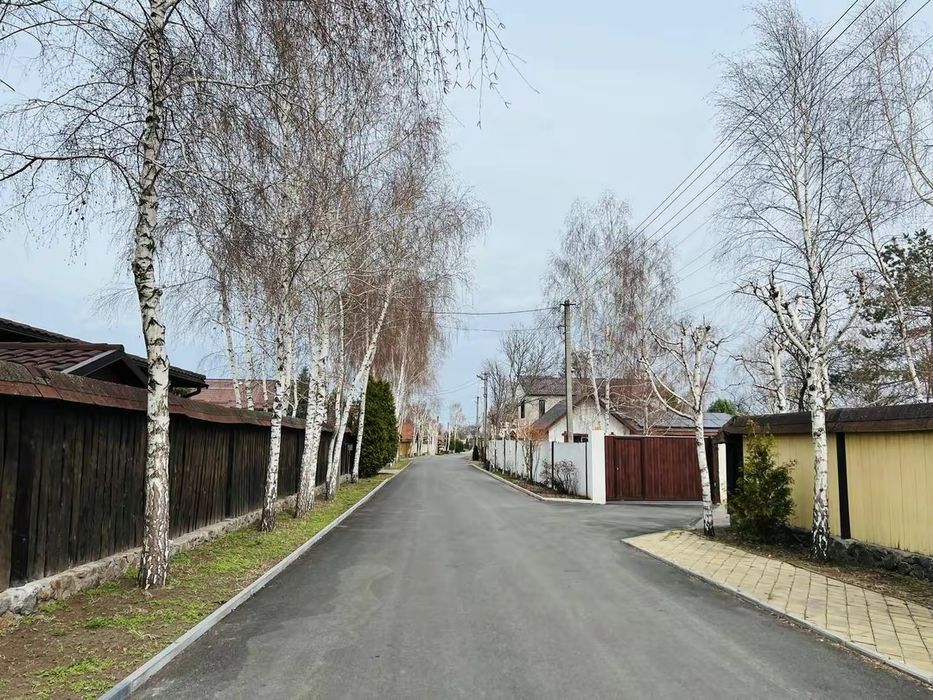 Продаётся новый дом в Обуховке в закрытом охраняемом городке с ремонто