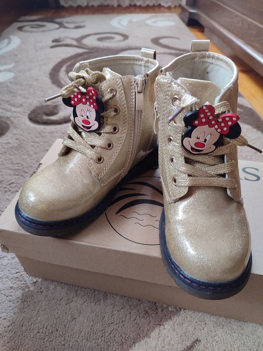 Черевички для дівчинки