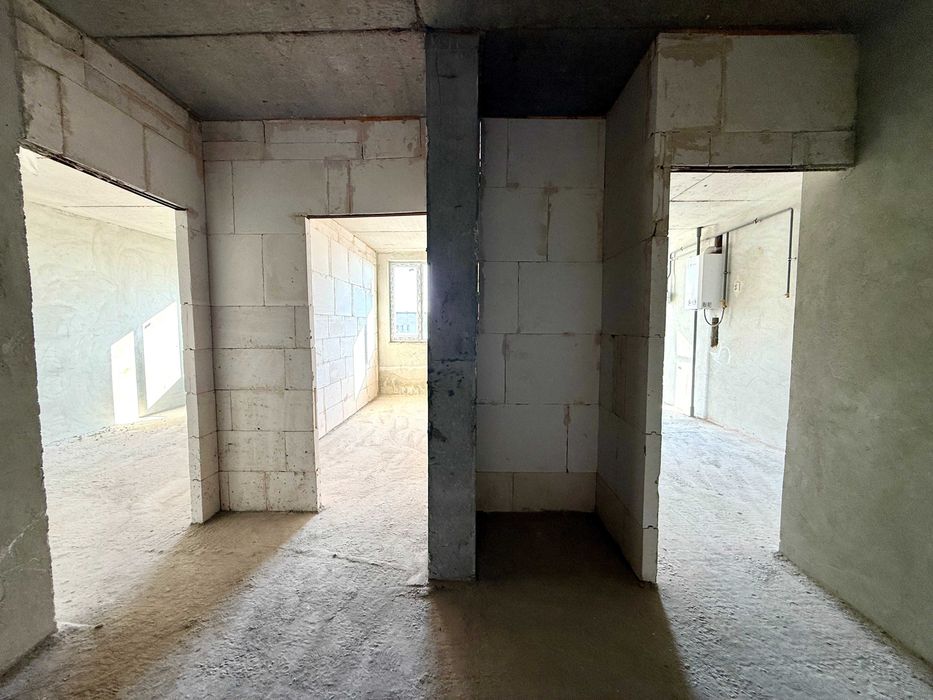 Продаж просторої 2-кімнатної квартири в Новобудові.