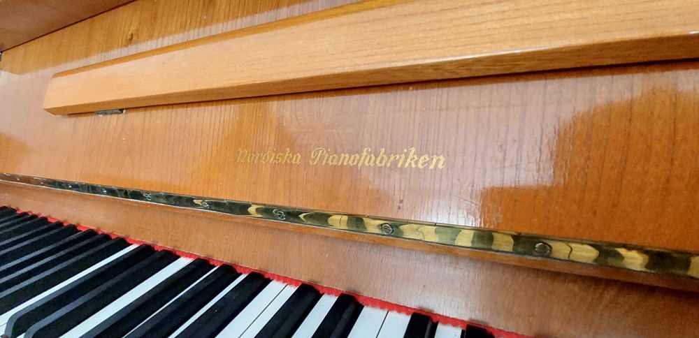 Pianino Nordiska Pianofabriken