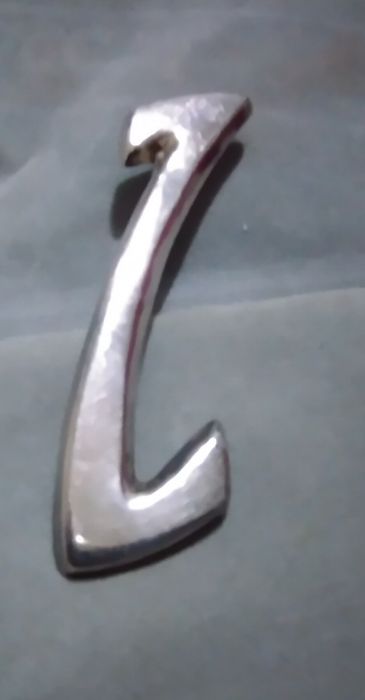 Alfinete em prata