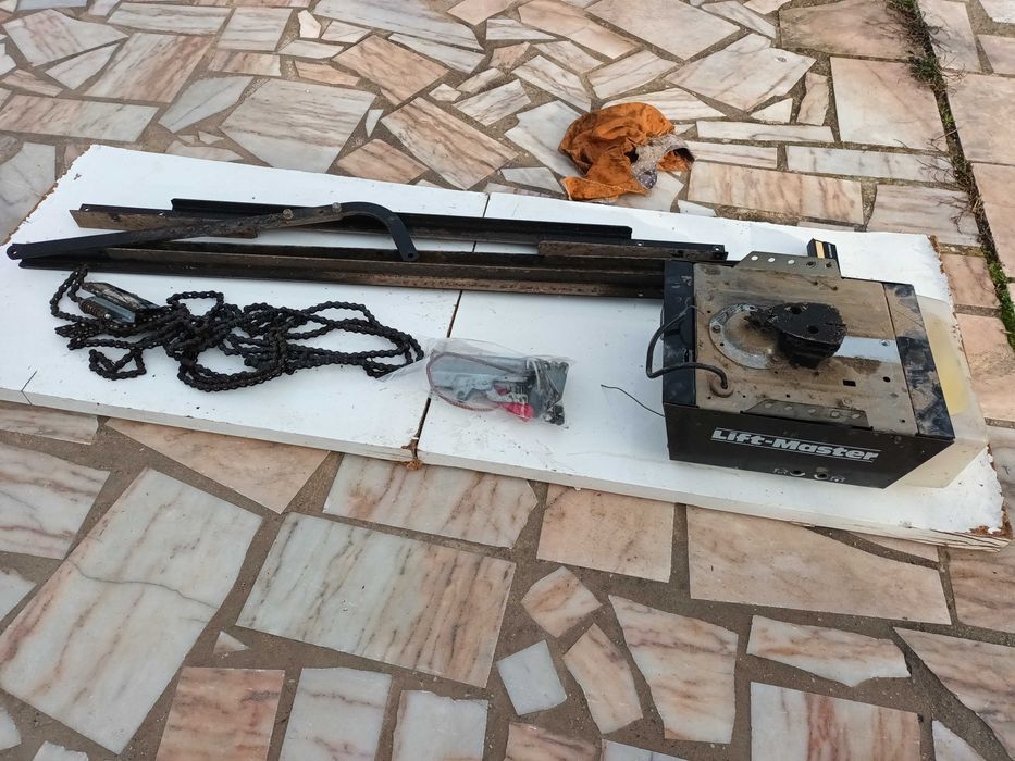 Automatismo de portão de garagem, LIFT Master, Avariado , (Para peças)