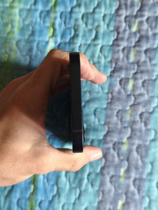 iPhone 12 (64GB)