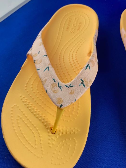 Жіночі в'єтнамки для пляжу Crocs