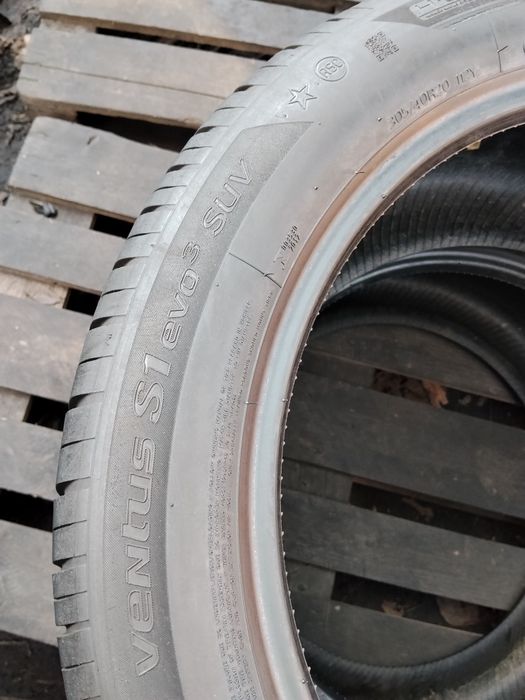 Hankook 305 40 r20 2шт шини bmw х5 літні б'у з Європи