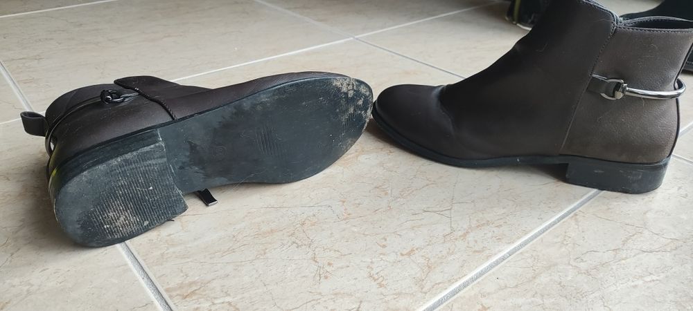 Lote de 8 pares de botas