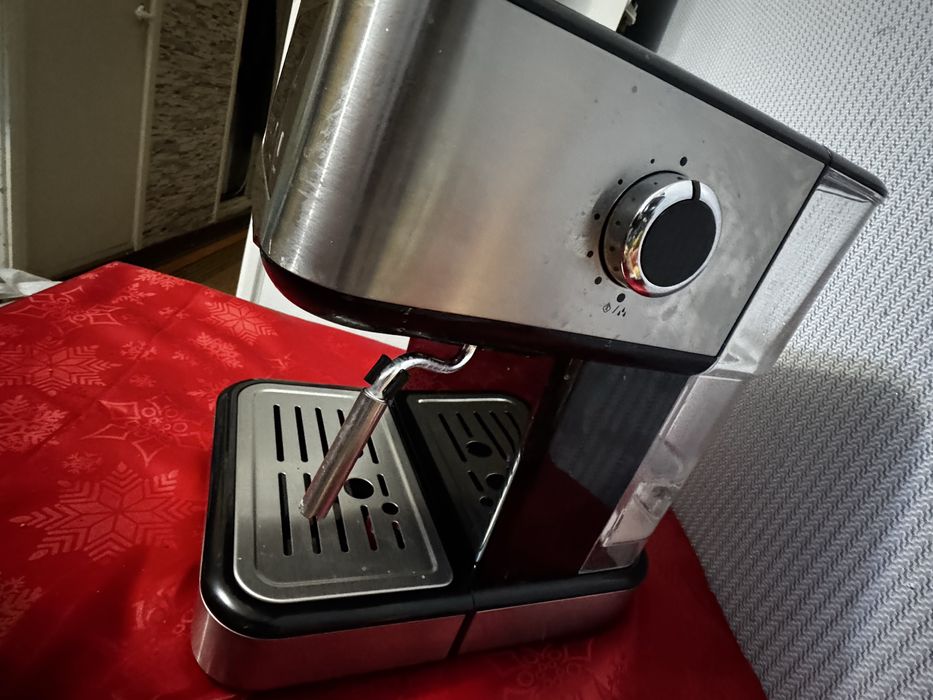 Кавомашина як нова .Використовувалась 3 місяці