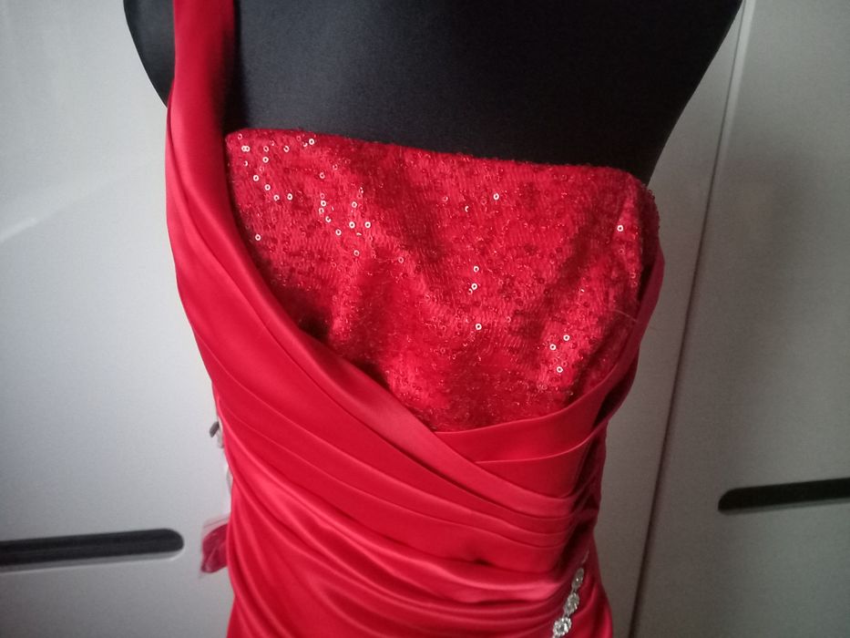 sukienka wieczorowa czerwień bal studniowka  wesele tren nowa FisTan A
