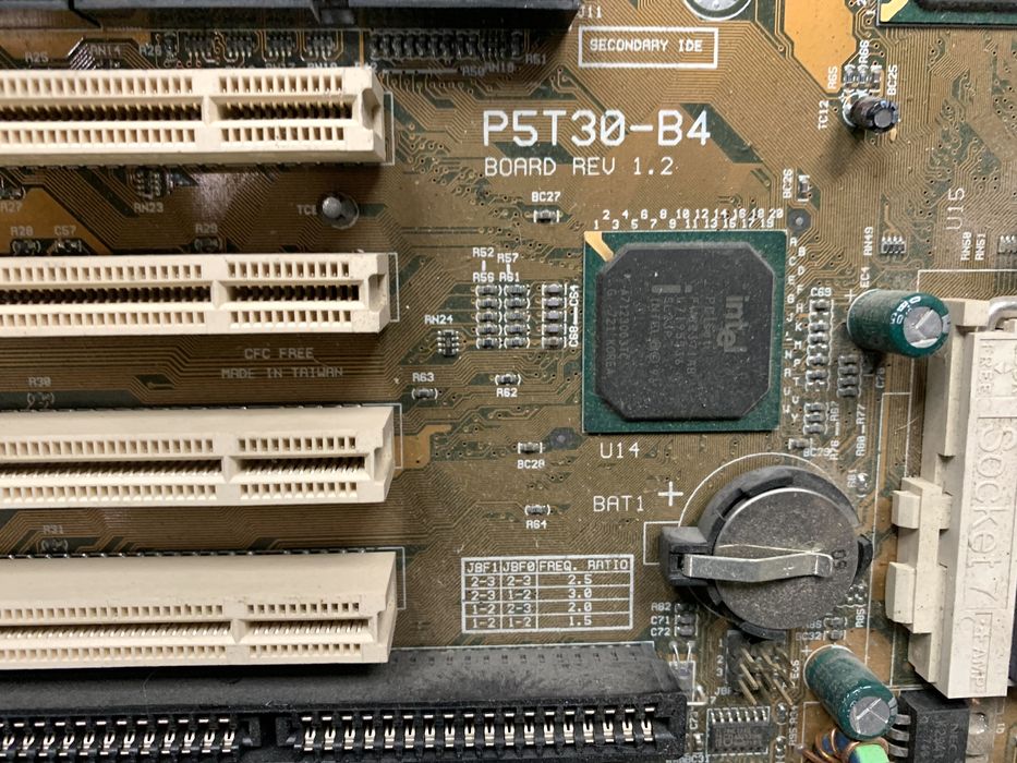 Ретро геймінг плата раритет Pentium MMX Socket 7 ASUS TX97E AT ATX