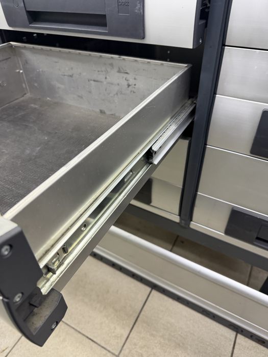 Zabudowa serwisowa Bott