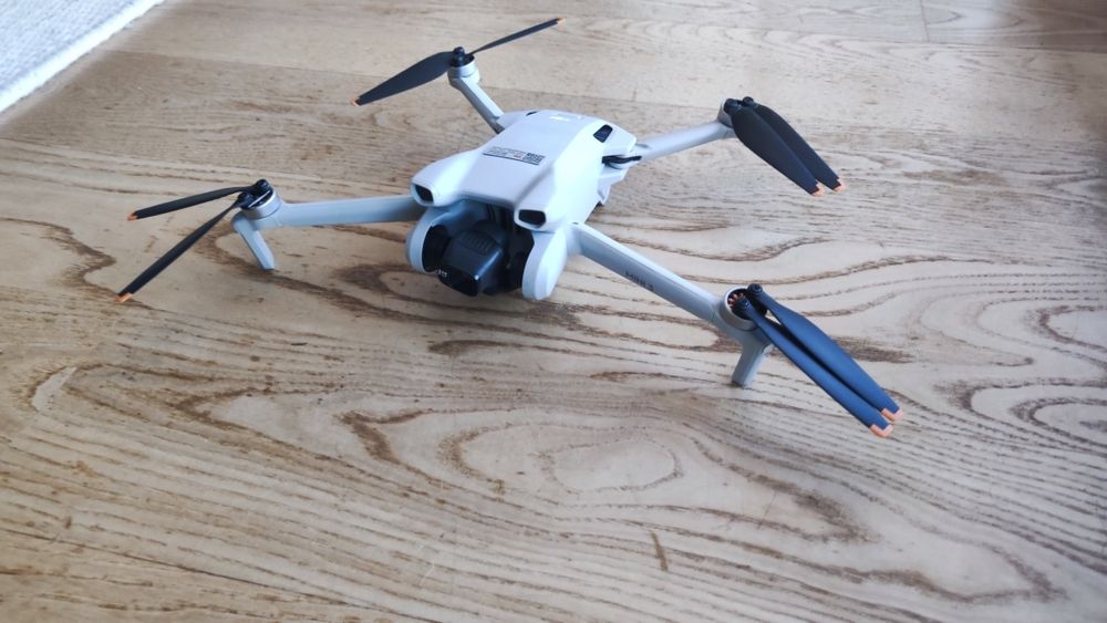 Dron DJI Mini 3 + DJI Care na 2026