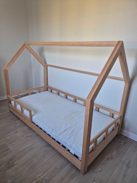 Łóżko Domek z Barierkami BELL w stylu Skandynawskim - 180/90