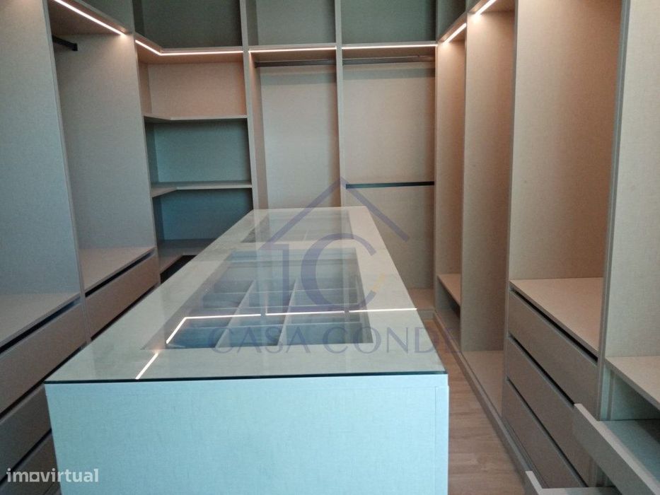 Moradia T4 Duplex com piscina, 180 m², acabamentos de luxo