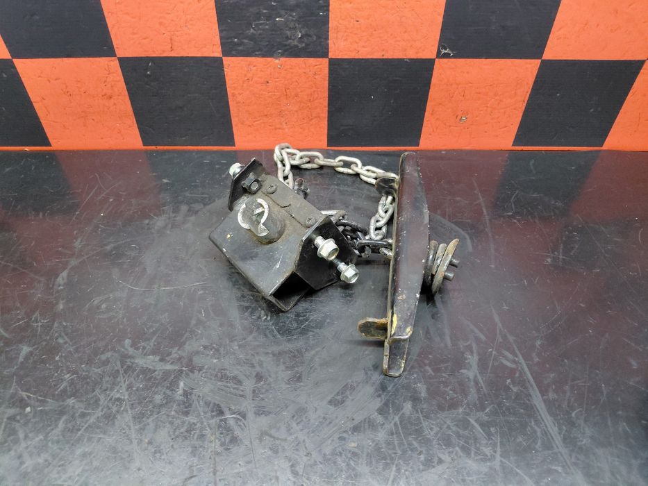Suporte do pneu suplente MITSUBISHI TRUCKS Canter