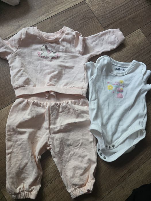Sprzedam dres I body roz 68