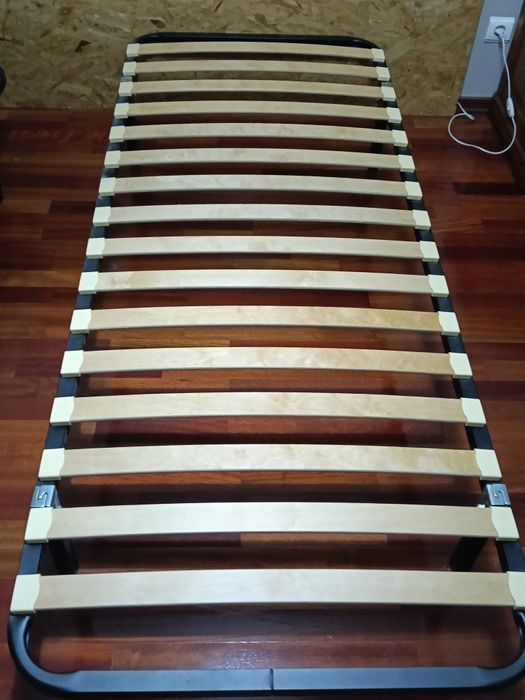 Colchão/ estrutura cama