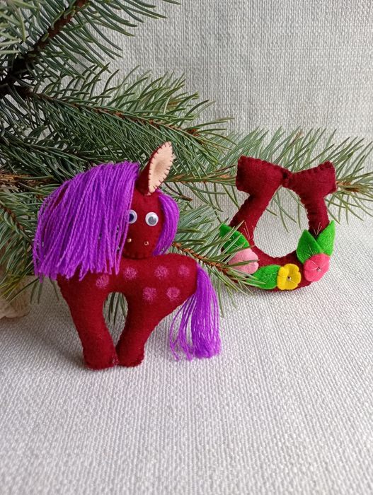 Конячка з фетру кінь іграшка на ялинку (символ 2026 року)
