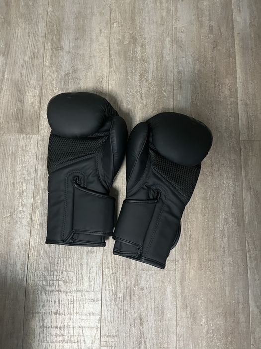 Продам боксерские перчатки НОВЫЕ