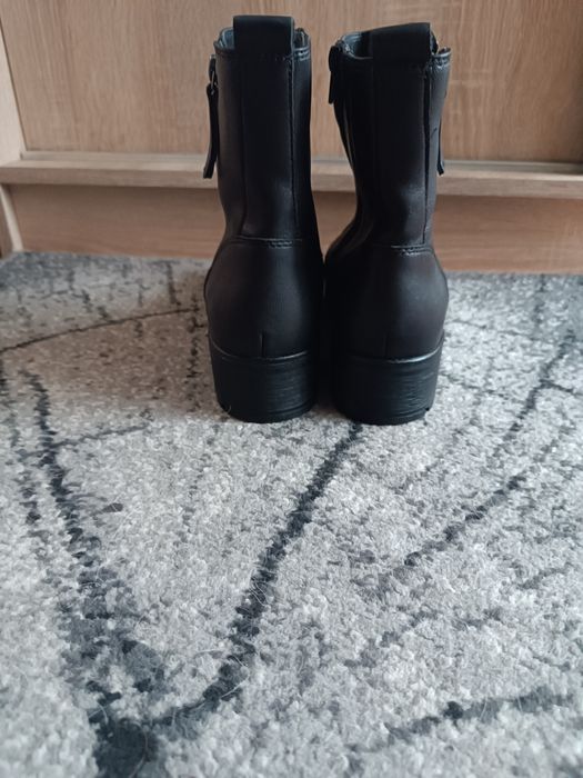 Pół kozaki,botki skórzane Medicus