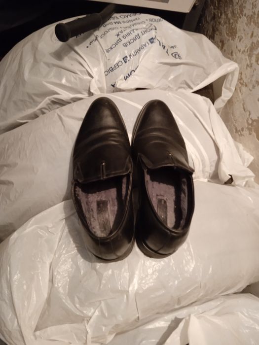 Продам зимові ботинки