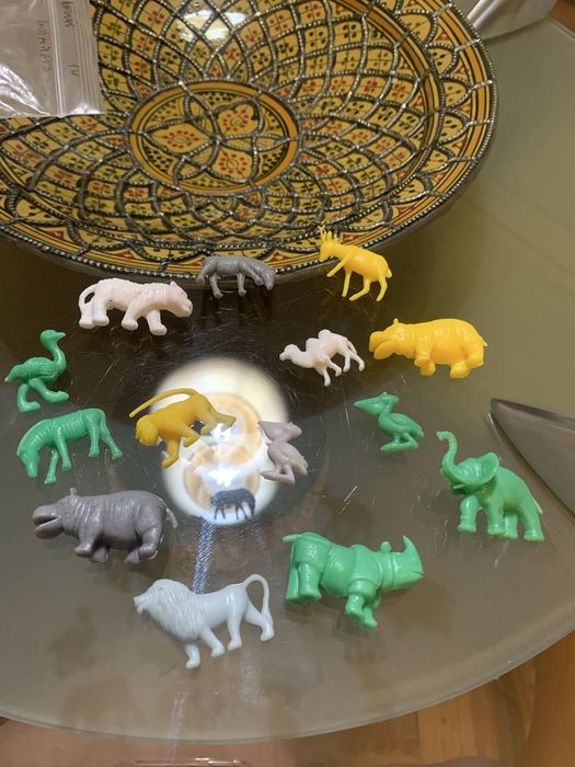 colecao incompleta brindes Raja animais