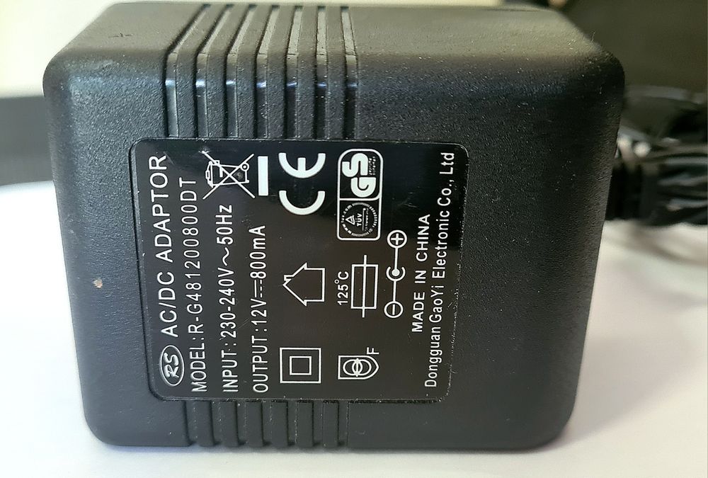 Zasilacz 12V 800 mA DC
