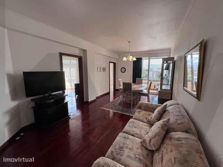 Apartamento T1 Mobilado e Equipado no Centro do Caniço