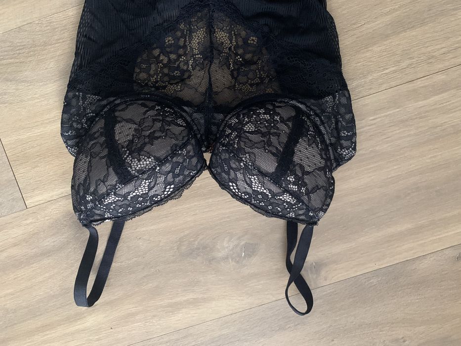 Body czarne ESOTIQ koronka r. M 75C