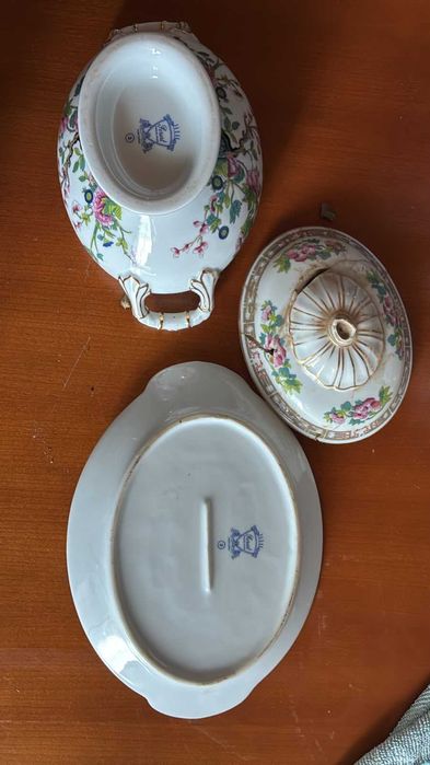 Terrrina e travessa de porcelana