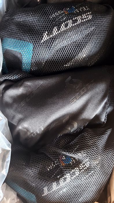 Capacetes originalis !!! Scott Centric Plus C/MIPS Team DSM Novos.
C