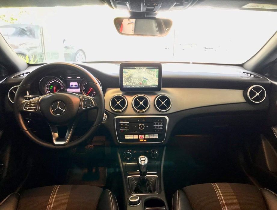 Mercedes Benz CLA 200d Shooting Brake Night