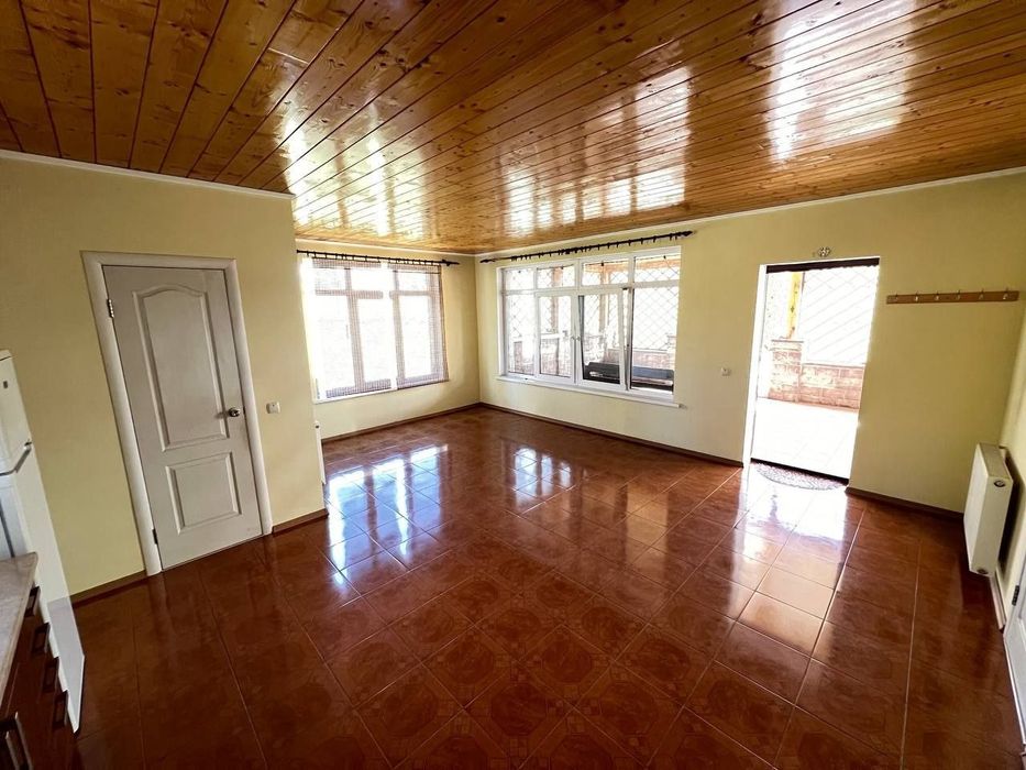 House in Petrushky, Buchanskyy rayon - Більше