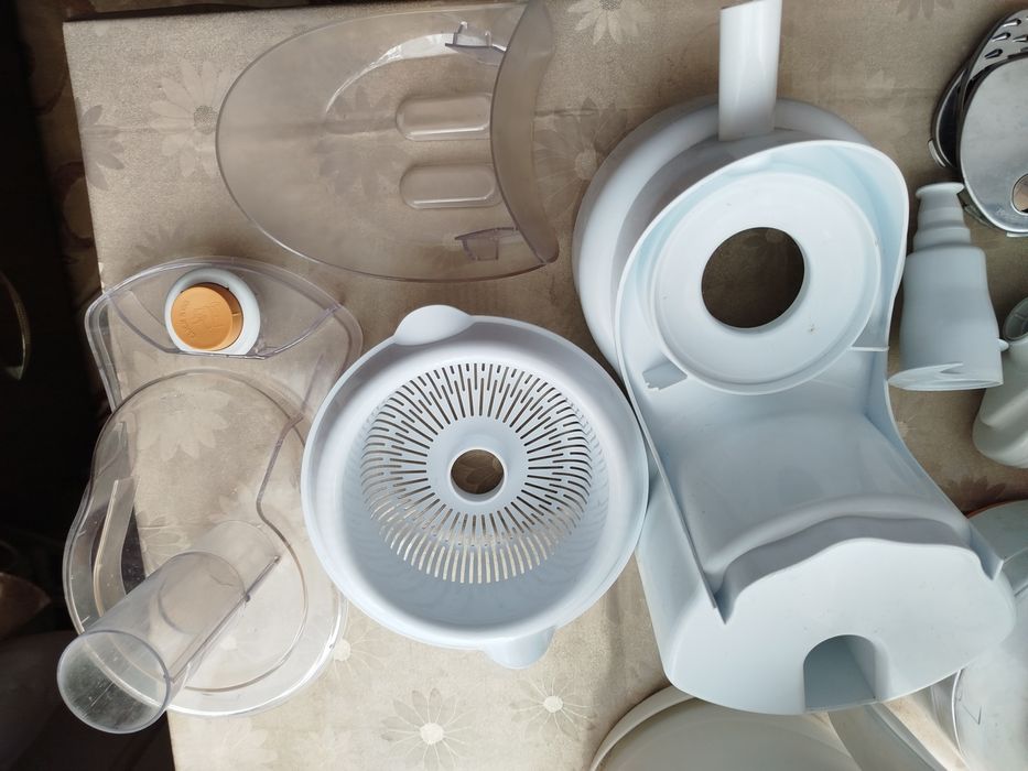 Кухонний комбаїн Phillips HR7745