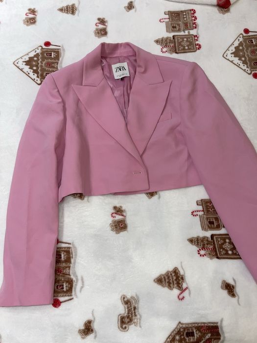 Zara розовый костюм с юбкой