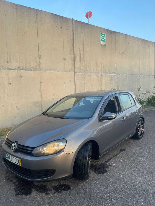 Volkswagen Golf 1.6 TDi Trendline BlueMotion — photo 2